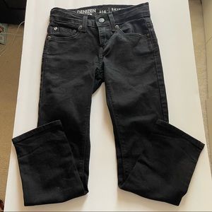 Black Levi’s 216 Skinny fit boys jeans